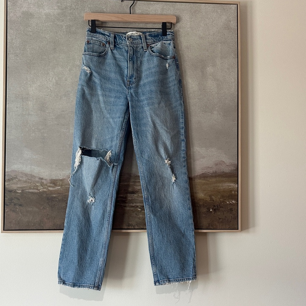 Abercrombie The 90s Straight Ultra High Rise
